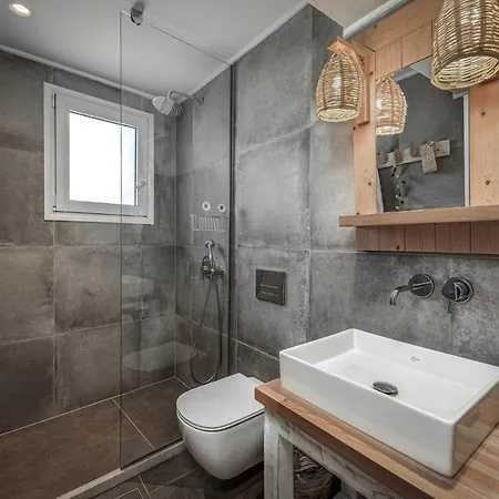 Kanela Πανσιόν Αλυκών