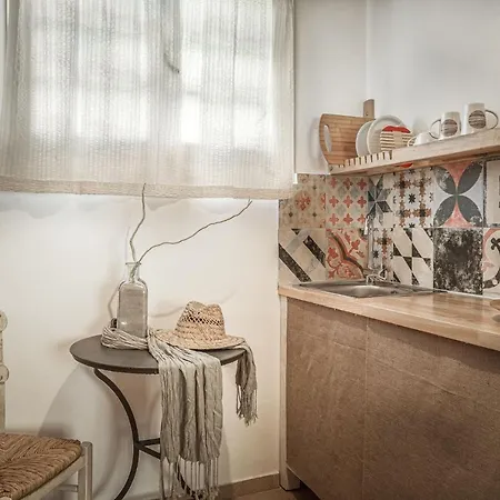 Kanela Πανσιόν